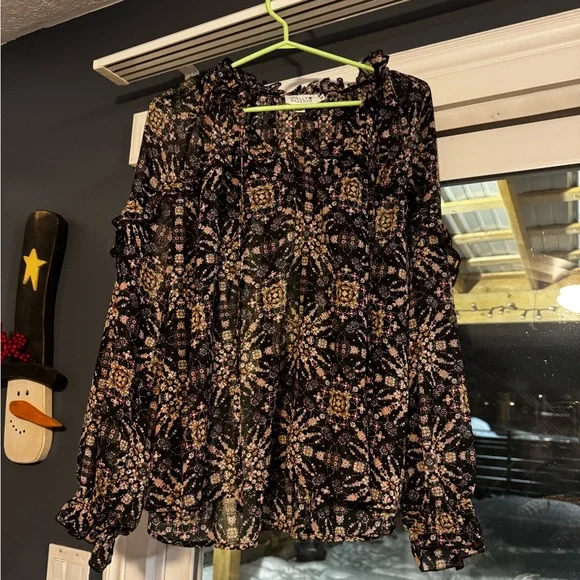 Like new condition. Very flowy and loose fitting. - Picture 10 of 14